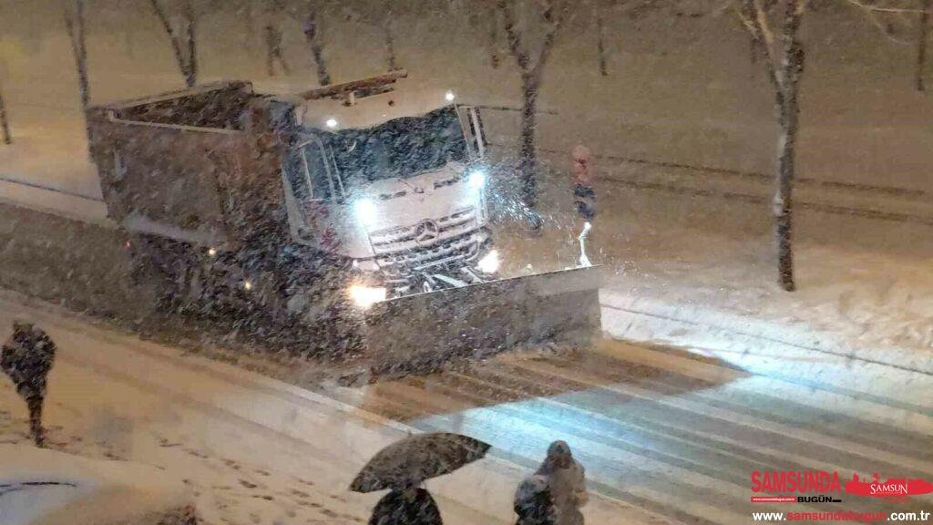 Samsun’daki Yoğun Kar Yağışı Hayatı Etkiledi